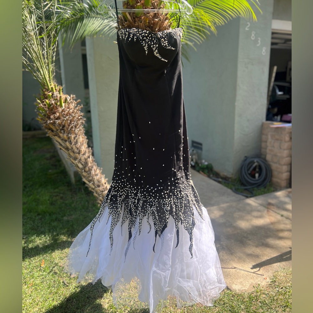 Black and White Beaded Mermaid Gown - Picture 3 of 9